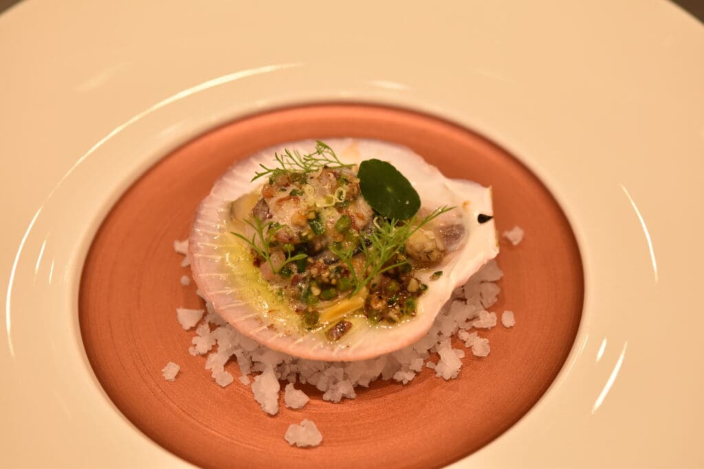 จานอาหารฝีมือนักเรียนหลักสูตร Culinary Arts Diploma ที่ École Ducasse Nai Lert Bangkok Studio